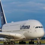 Preços de passagens aéreas disparam em Israel com oferta limitada após conflito com Irã