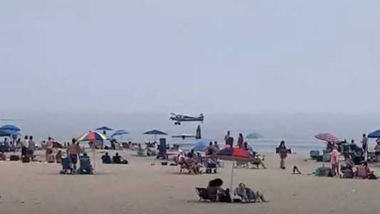 Avião de pequeno porte cai em praia agitada de New Hampshire, nos EUA