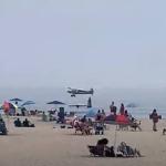 Avião de pequeno porte cai em praia agitada nos EUA