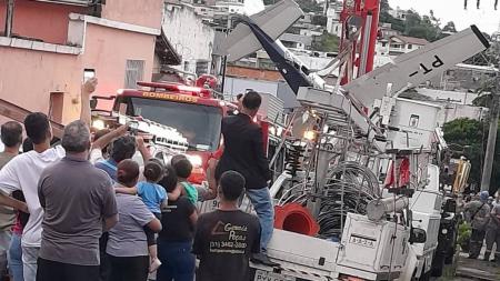 Avião foi desmontado para o transporte