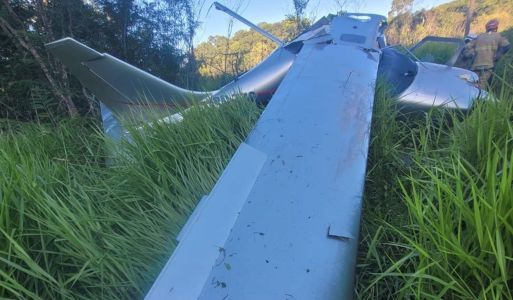 Foto mostra destroços do avião que caiu em Jaboticatubas