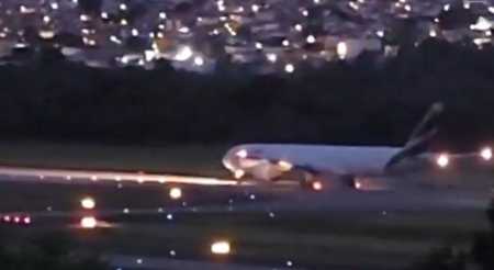 Avião da Latam abortou decolagem na noite de domingo (15)