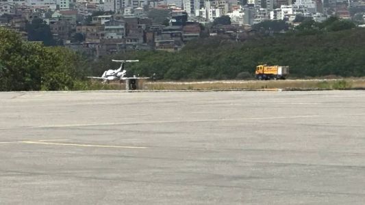 Avião não chegou a sair da pista, mas parou no fim da pista durante tentativa de decolagem