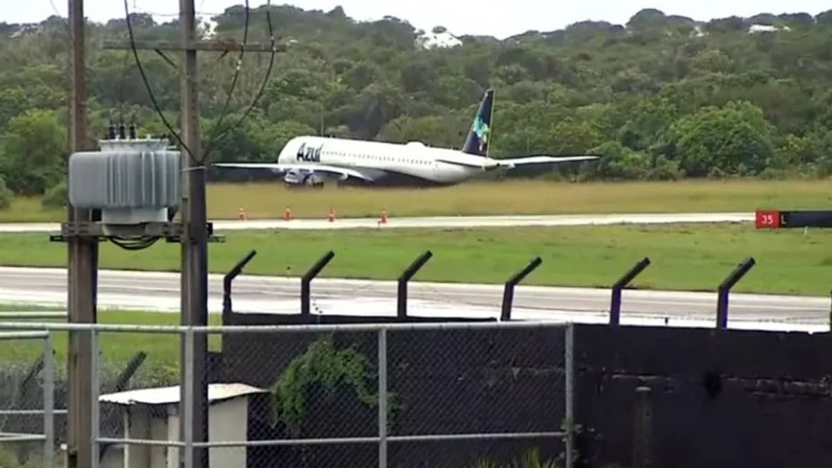 Avião sai da pista durante pouso em Salvador  