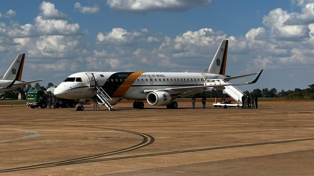 FAB enviará avião presidencial para resgatar brasileiros em Israel 