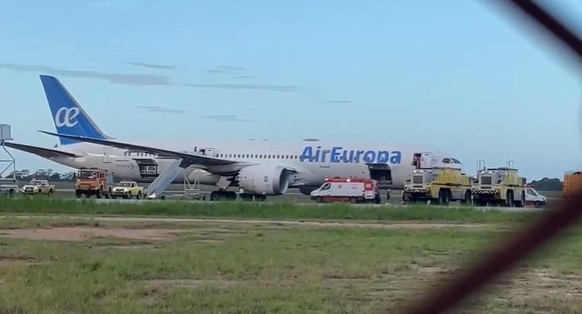 Avião faz pouso de emergência no Aeroporto de Natal após turbulência deixar 30 feridos