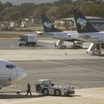 Companhia aérea terá que pagar R$100 por mês para ex-funcionária 'obrigada' a gastar com cabelos e unhas