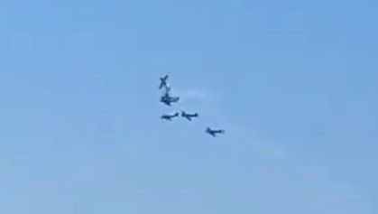 Vídeo mostra colisão de aviões durante show aéreo em Portugal