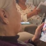 Fã de Faustão, idosa de 88 anos viraliza ao ‘conversar’ com apresentador por videochamada