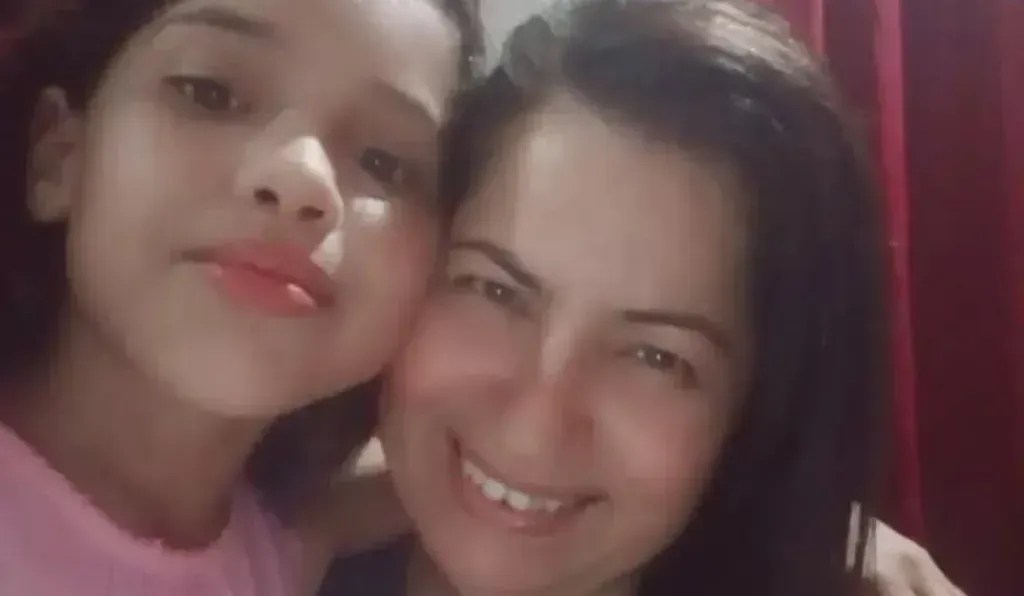Avó e neta são encontradas mortas, amarradas e com mensagem escrita a sangue