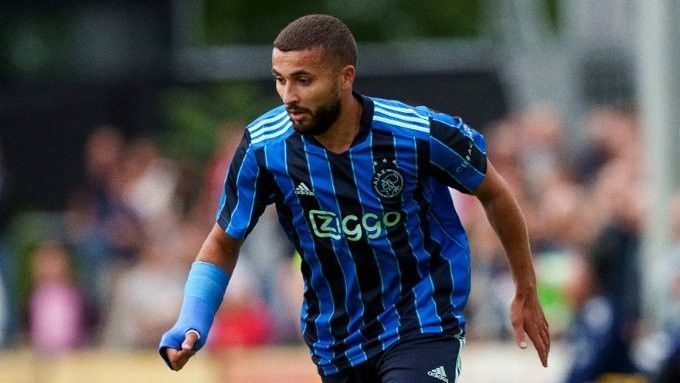 Corinthians encaminha acerto com meia marroquino ‘amigo’ de Memphis