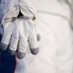Prada assinará trajes espaciais lunares para missão da Nasa