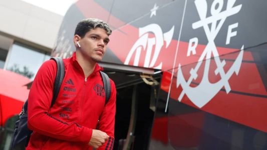 Ayrton Lucas deverá ser titular do Flamengo contra o Independiente del Valle
