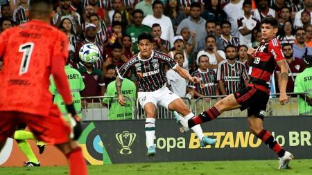 Ayrton Lucas e Germán Cano, dois dos principais jogadores de Flamengo e Fluminense
