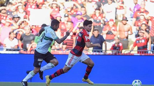 Ayrton Lucas marcou um dos gols do Flamengo