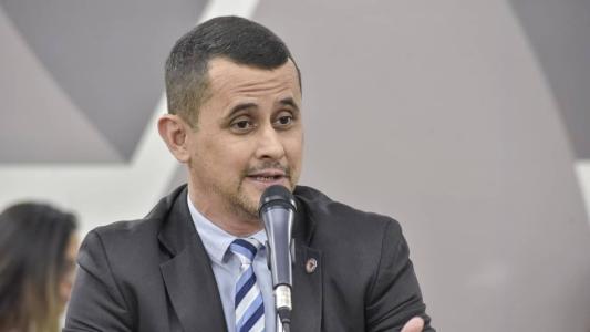 Azevedo, a propósito, também não vive bons dias com o governo. Recentemente, reclamou com interlocutores do Estado que membros do alto escalão têm recebido e prestigiado outros políticos da região - inclusive da oposição a Zema