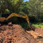 Prefeitura realiza desassoreamento do Córrego do Prata em Amarantina