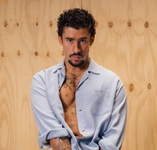 O cantor é o primeiro artista latino a ter mais de 100 músicas na Billboard Hot 100