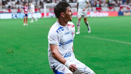 Adam Bareiro comemora gol do Fortaleza sobre o Bahia na Arena Fonte Nova