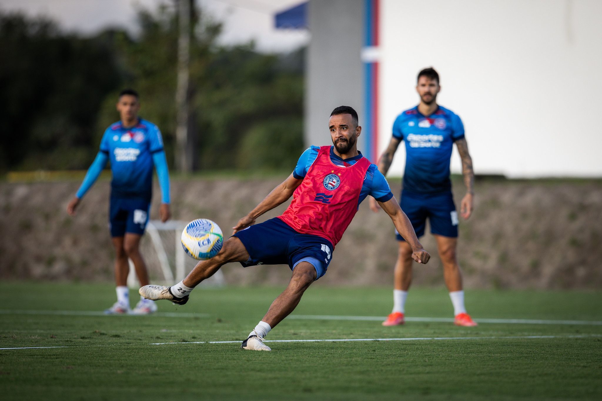 Bahia busca vencer Bragantino e passar Data Fifa dentro do G6 do Brasileiro