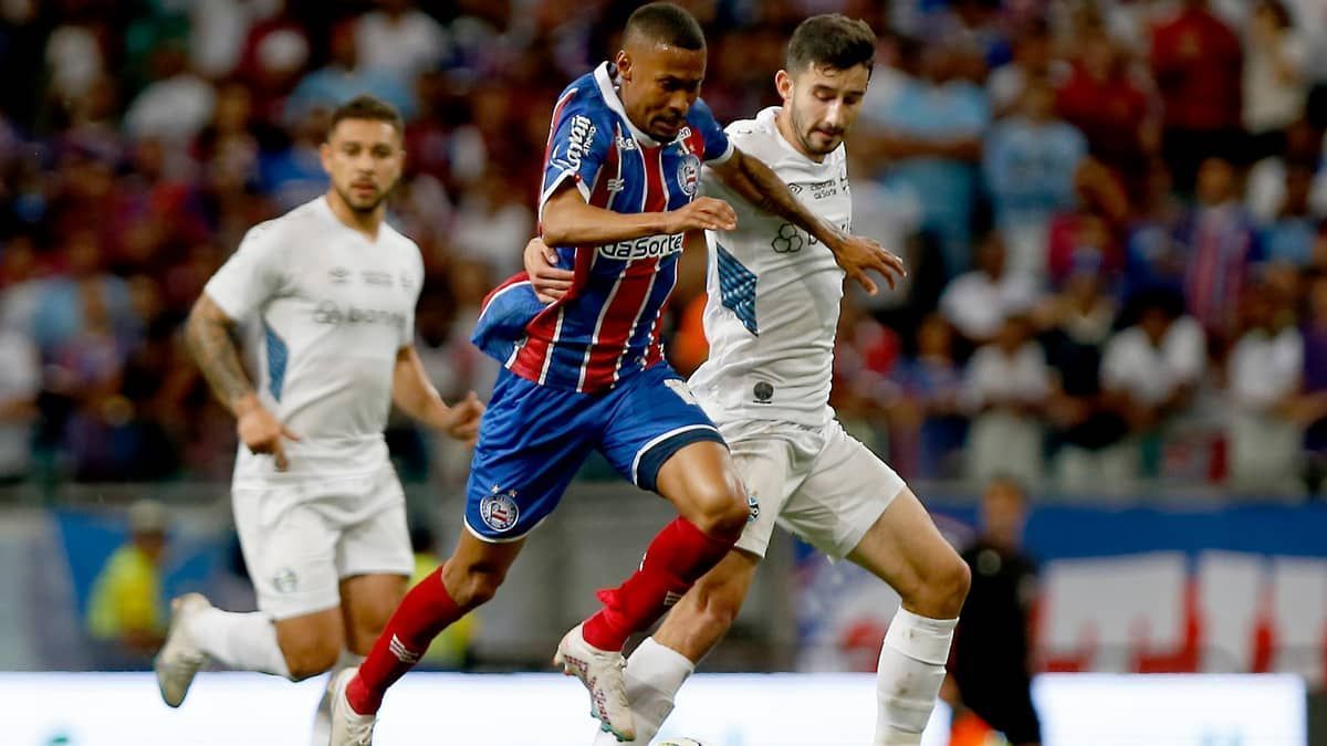 Grêmio marca no fim e empata com Bahia pelas quartas da Copa do Brasil