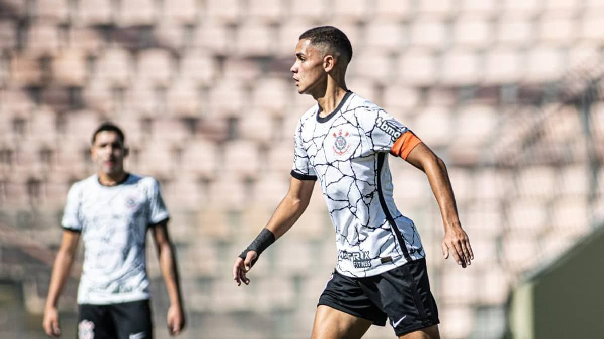 Joia do Corinthians comemora boa fase pelo Sub-17 do clube