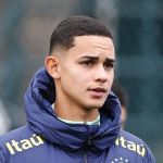 Volante do Corinthians comenta período de treinos na Seleção Sub-17