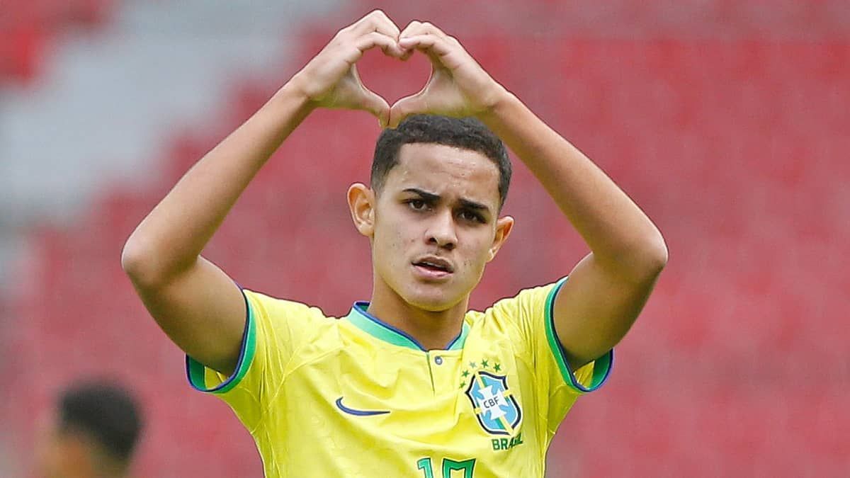 Vídeo: jovem do Corinthians marca golaço em vitória da Seleção Sub-17