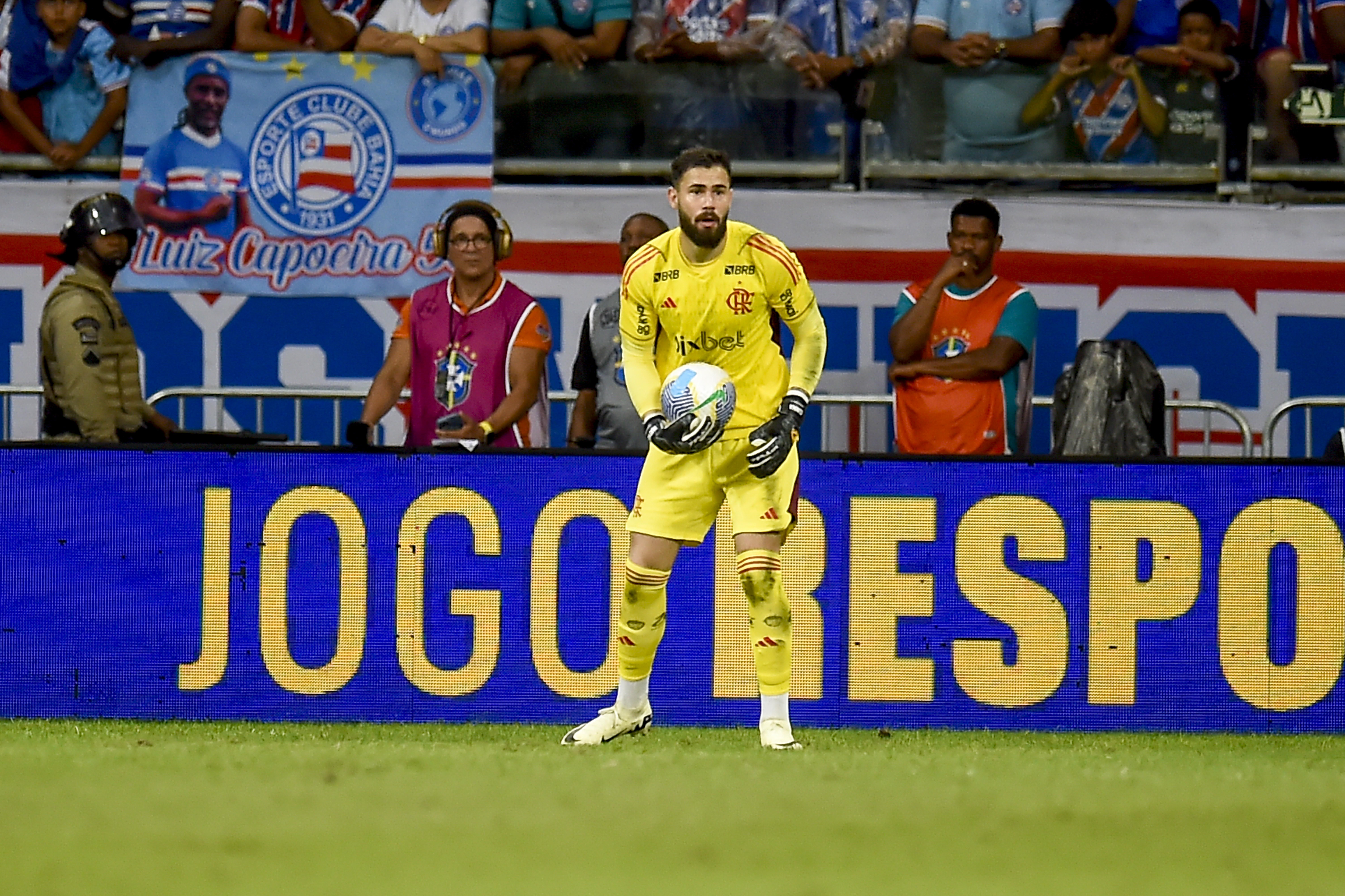 Matheus Cunha avalia revezamento de goleiros imposto por Tite no Flamengo
