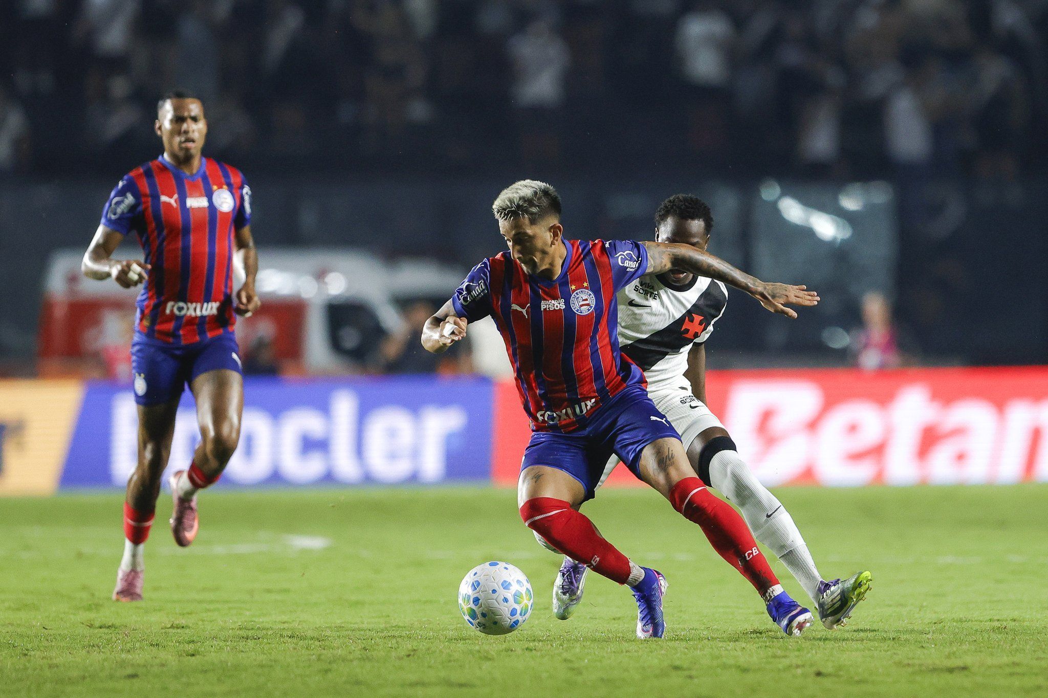Bahia vence o Vasco em São Januário e segue invicto no Brasileiro