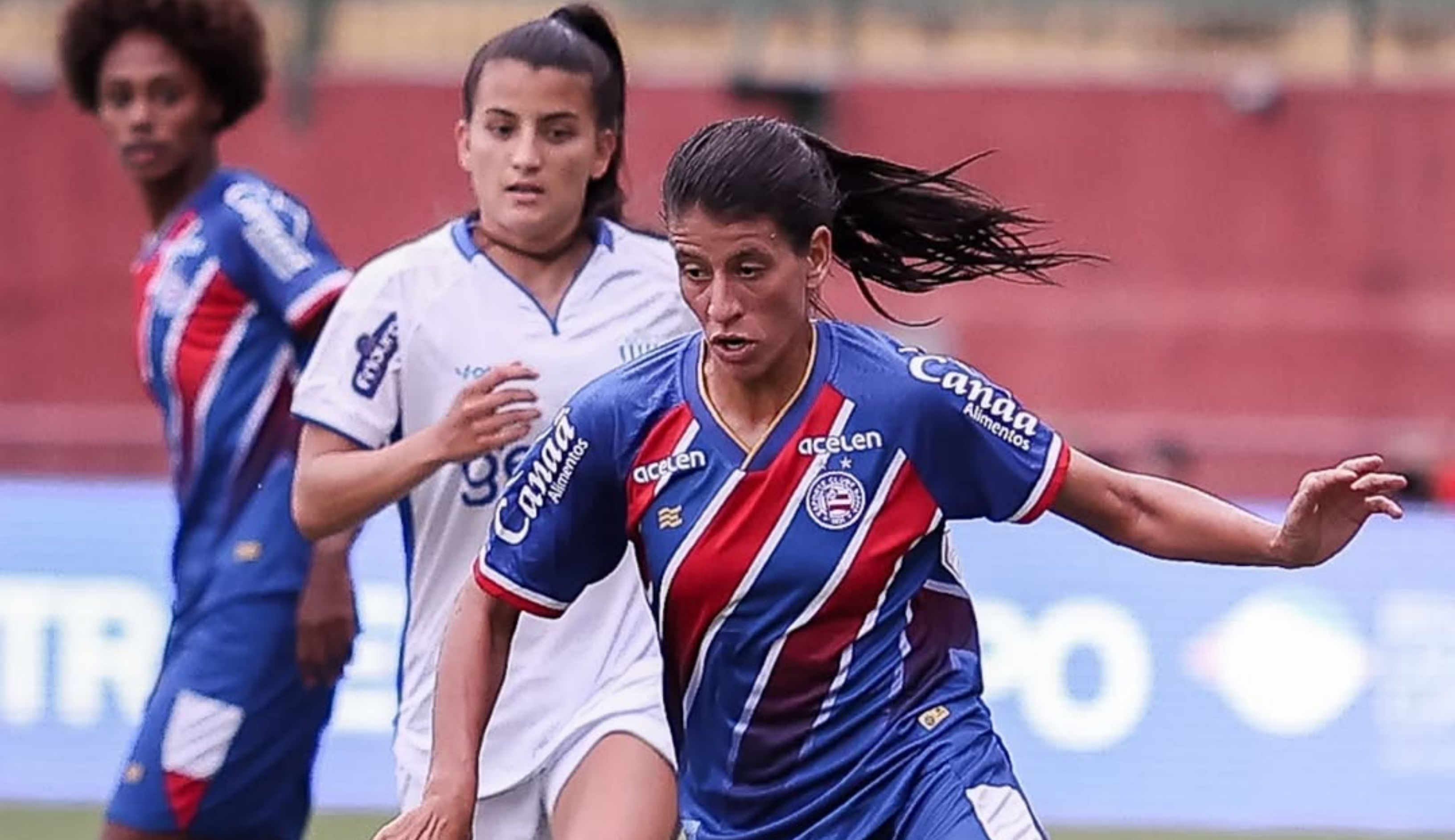 Narrador é acusado de xenofobia em jogo do Bahia, que reage
