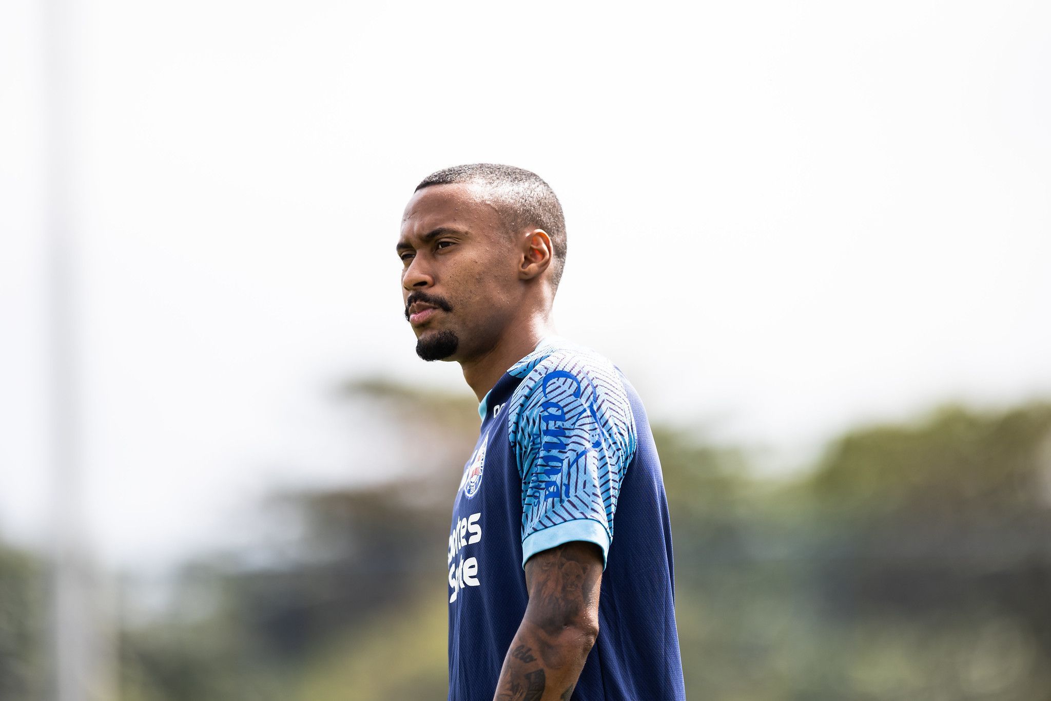 Atacante participa de treino e pode reforçar o Bahia contra o Botafogo