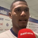 Após vaias, goleiro do Bahia reconhece partida ruim: 'Deixei a desejar'