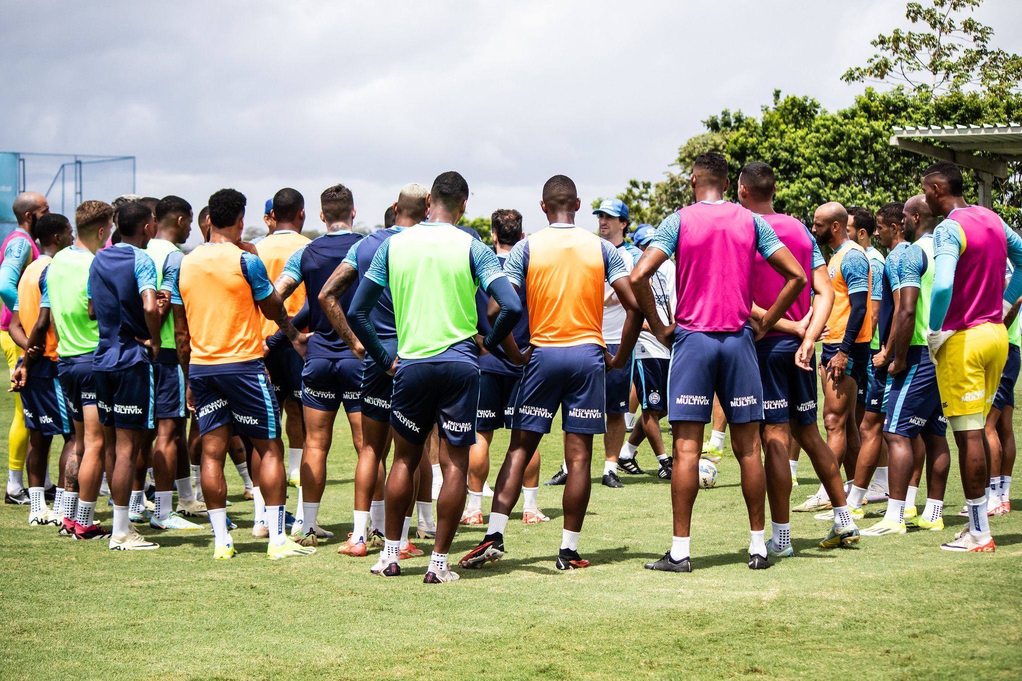 Invicto desde o Ba-Vi, Bahia quer se impor contra o Jequié na semifinal do Baiano