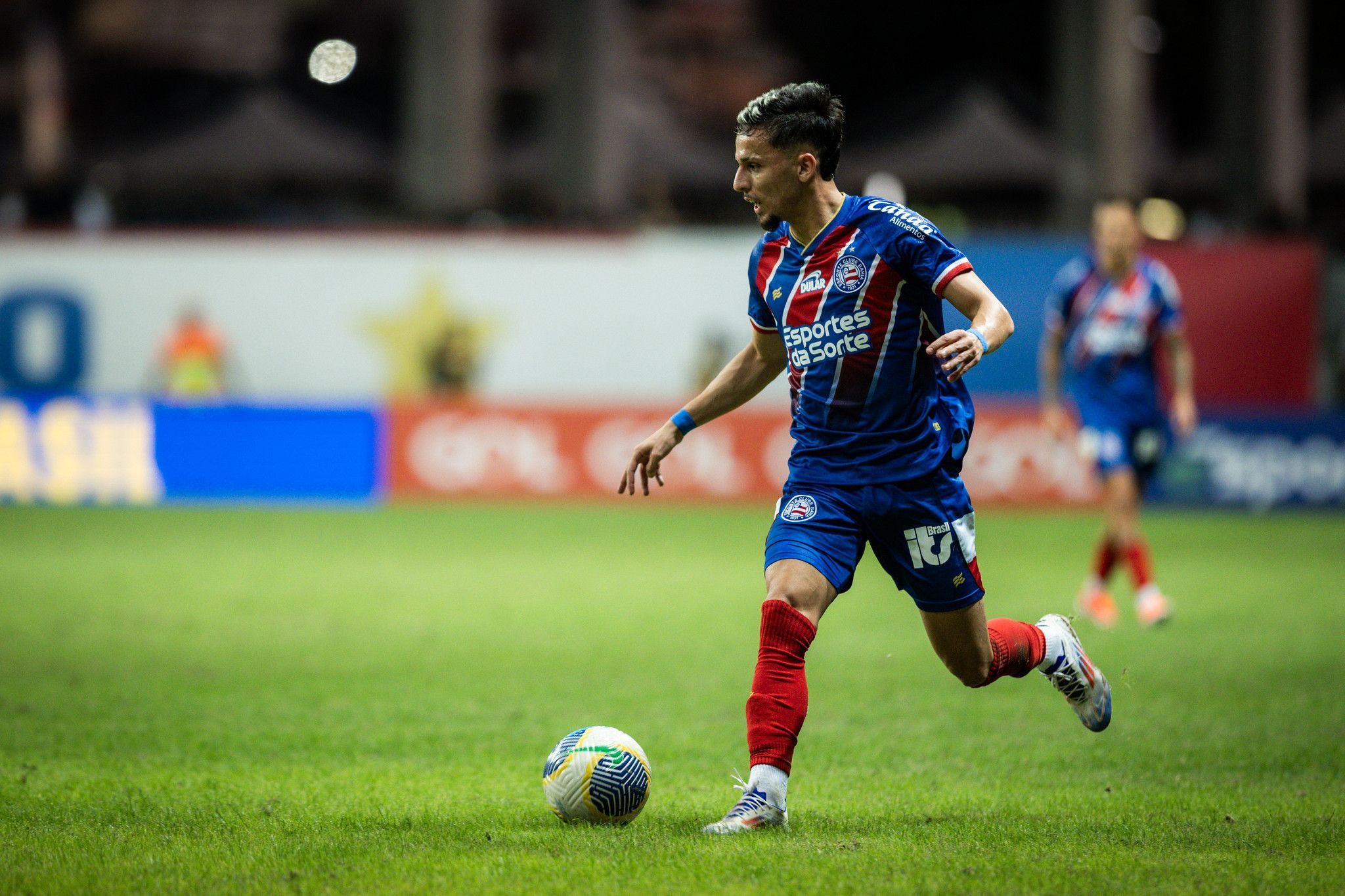 Atacante sofre lesão e desfalca o Bahia contra o Corinthians; veja detalhes