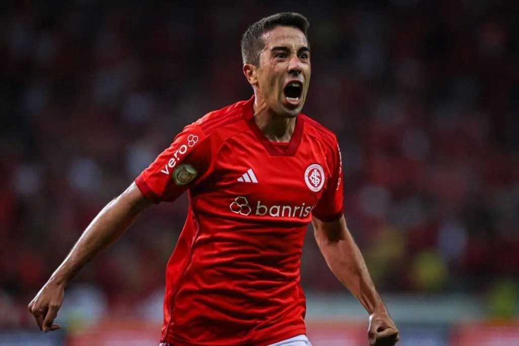 Carlos de Pena é 'liberado' pelo Inter e fica próximo do Bahia