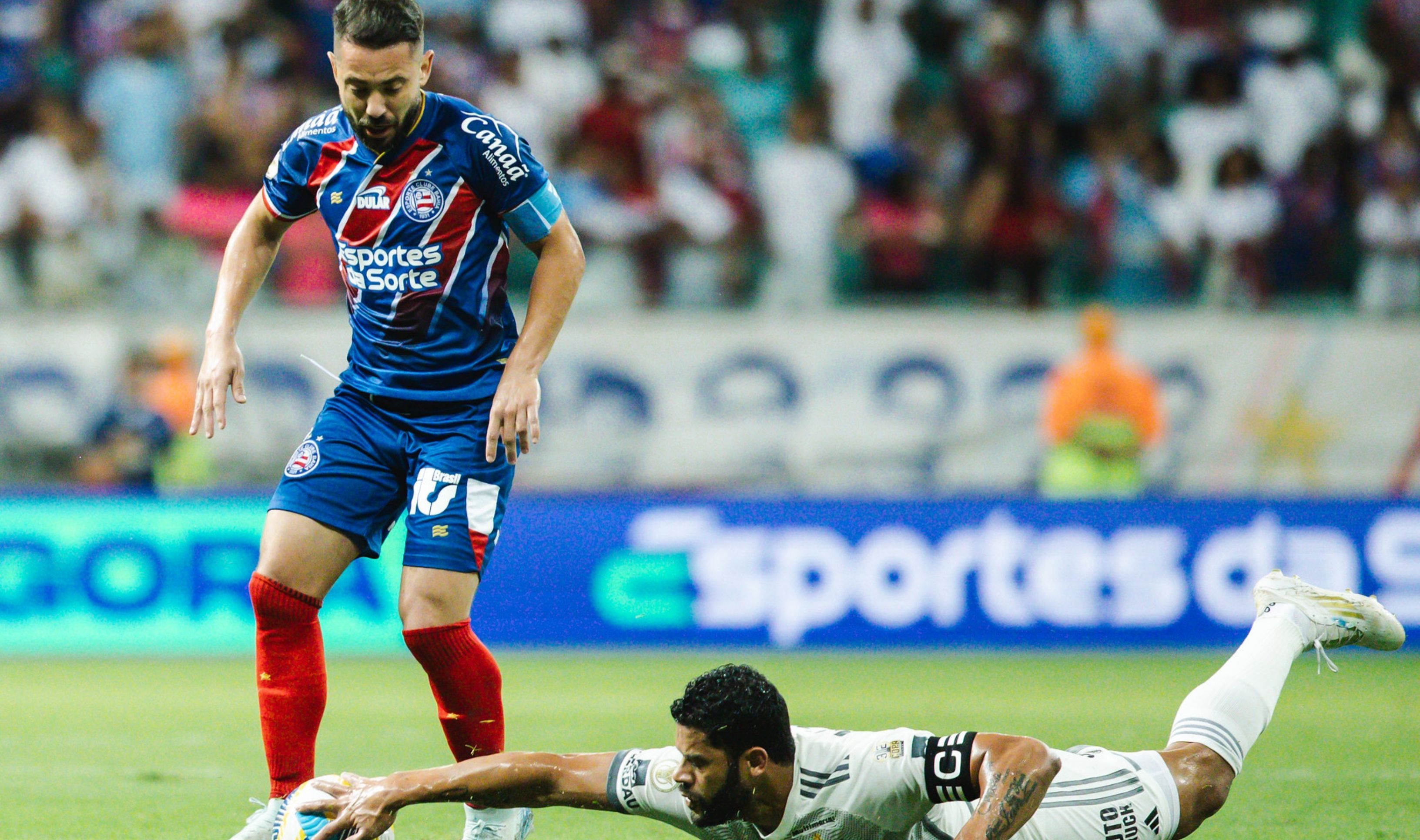 Ceni brinca com lance em que Everton Ribeiro derruba Hulk: 'Deve ser o Superman'