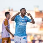 Com belo gol de Ademir, Bahia vira sobre a Juazeirense e assume liderança do Baiano