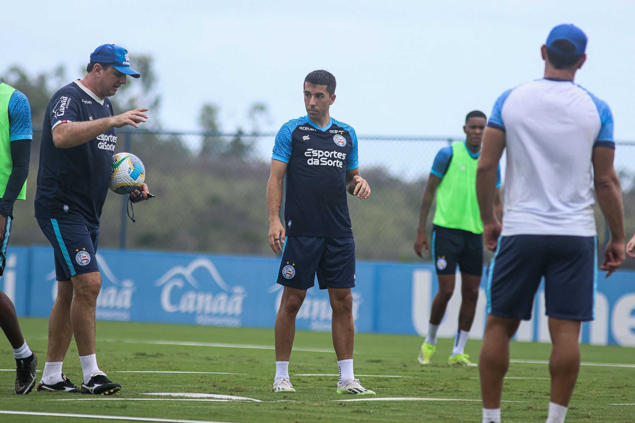 Bahia termina janela sem lateral-esquerdo e com uma contratação