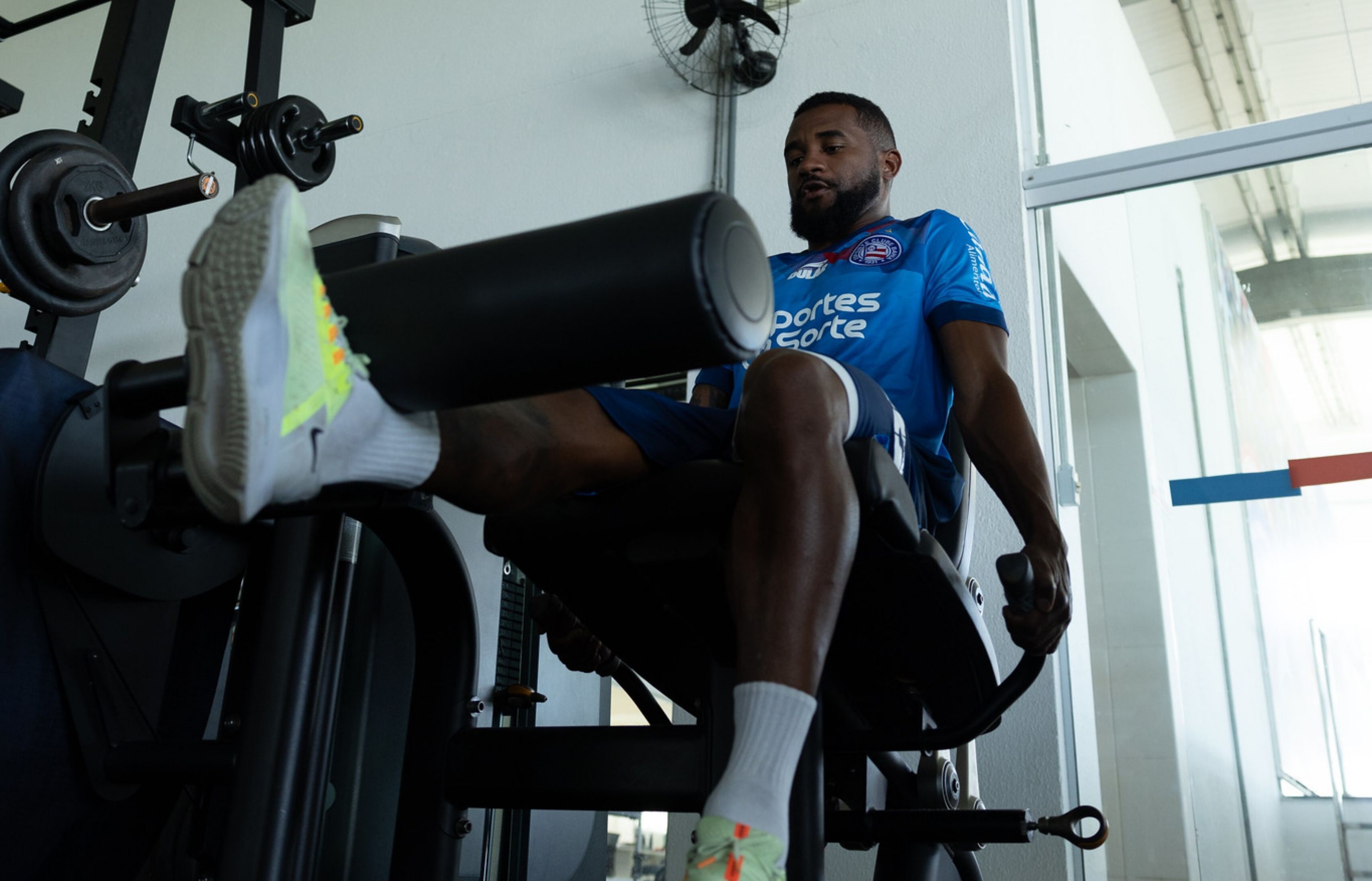 Recuperado, jogador treina e pode reforçar Bahia contra o Fluminense