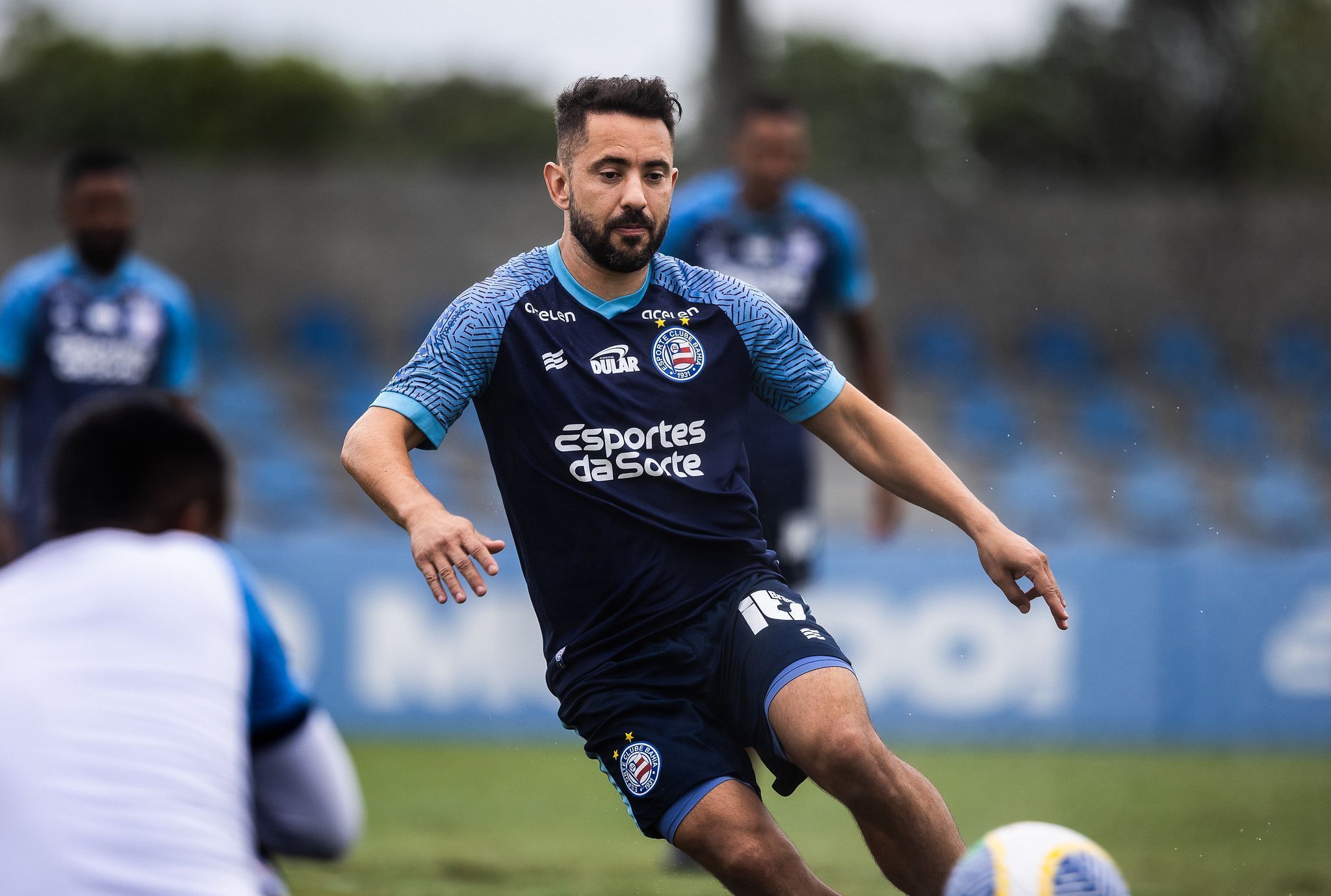 Hoje no Bahia, Everton Ribeiro não tem bons números contra o Atlético; veja