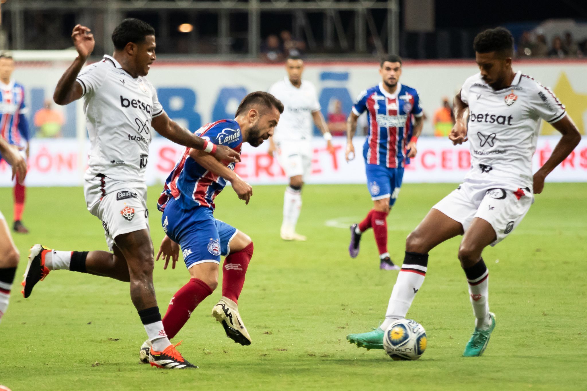 Vitória x Bahia: horário e onde assistir ao vivo pelo Campeonato Baiano