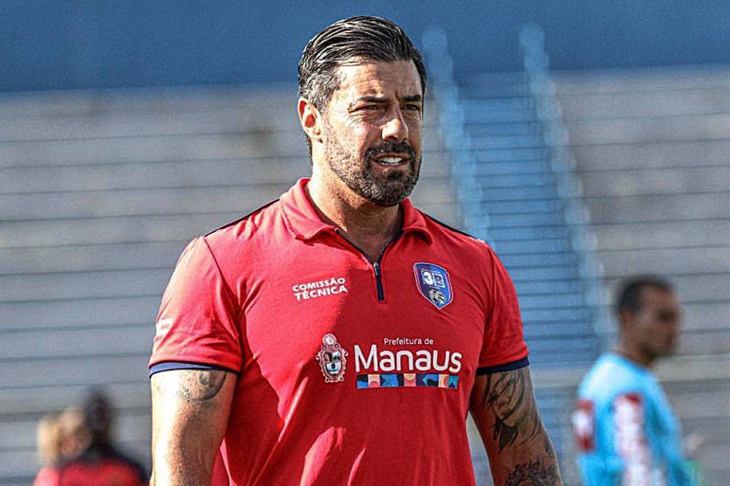 Técnico acusado de injúria racial por jogadora do Bahia é solto em Salvador