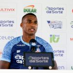 Ex-Flamengo e Santos diz que vive melhor momento da carreira no Bahia