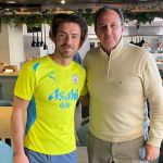 Bahia: Ceni acompanha treinos do Manchester City e posa ao lado de atacante