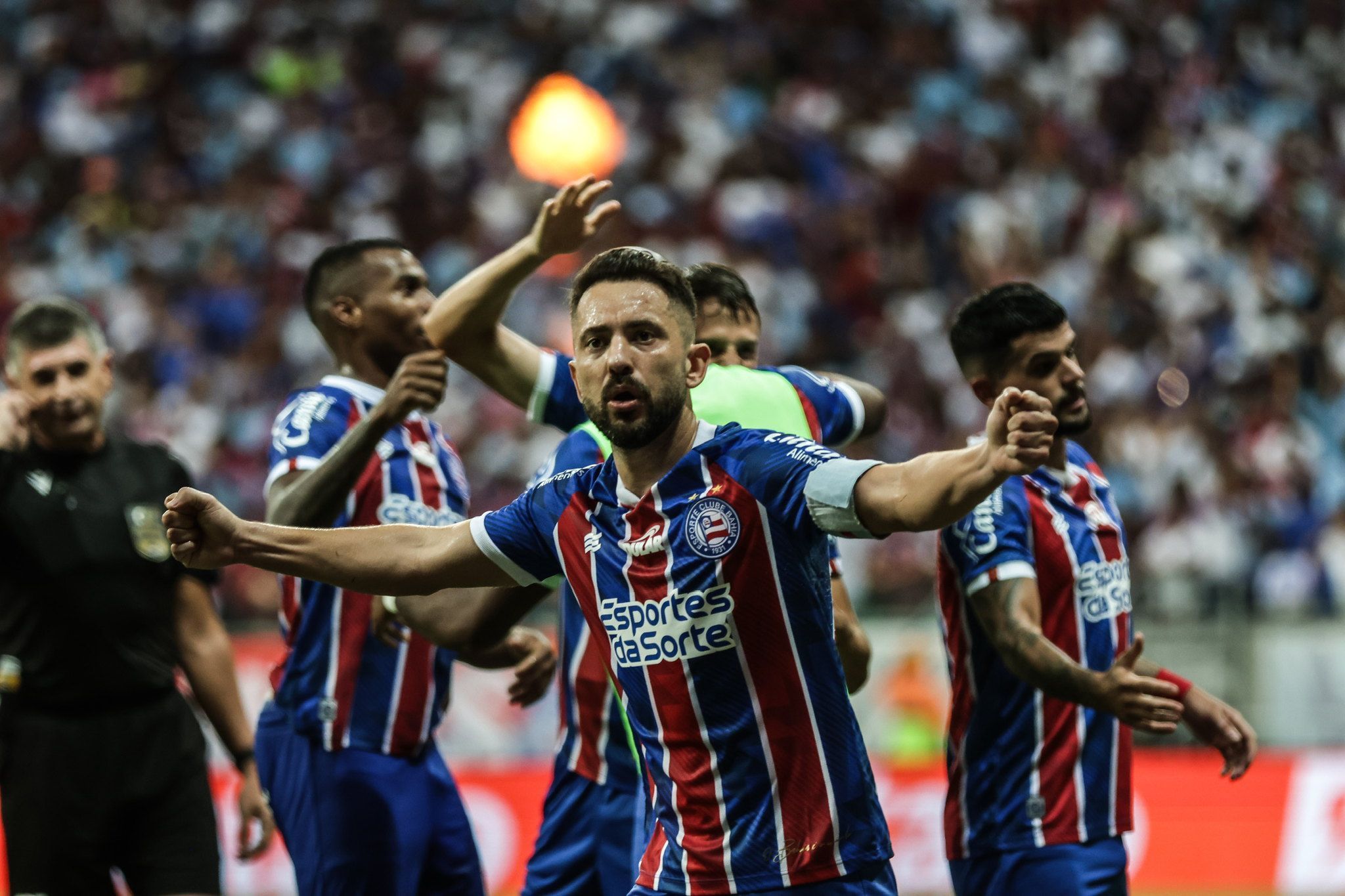 Bahia vence o Criciúma em Salvador e abre vantagem na Copa do Brasil