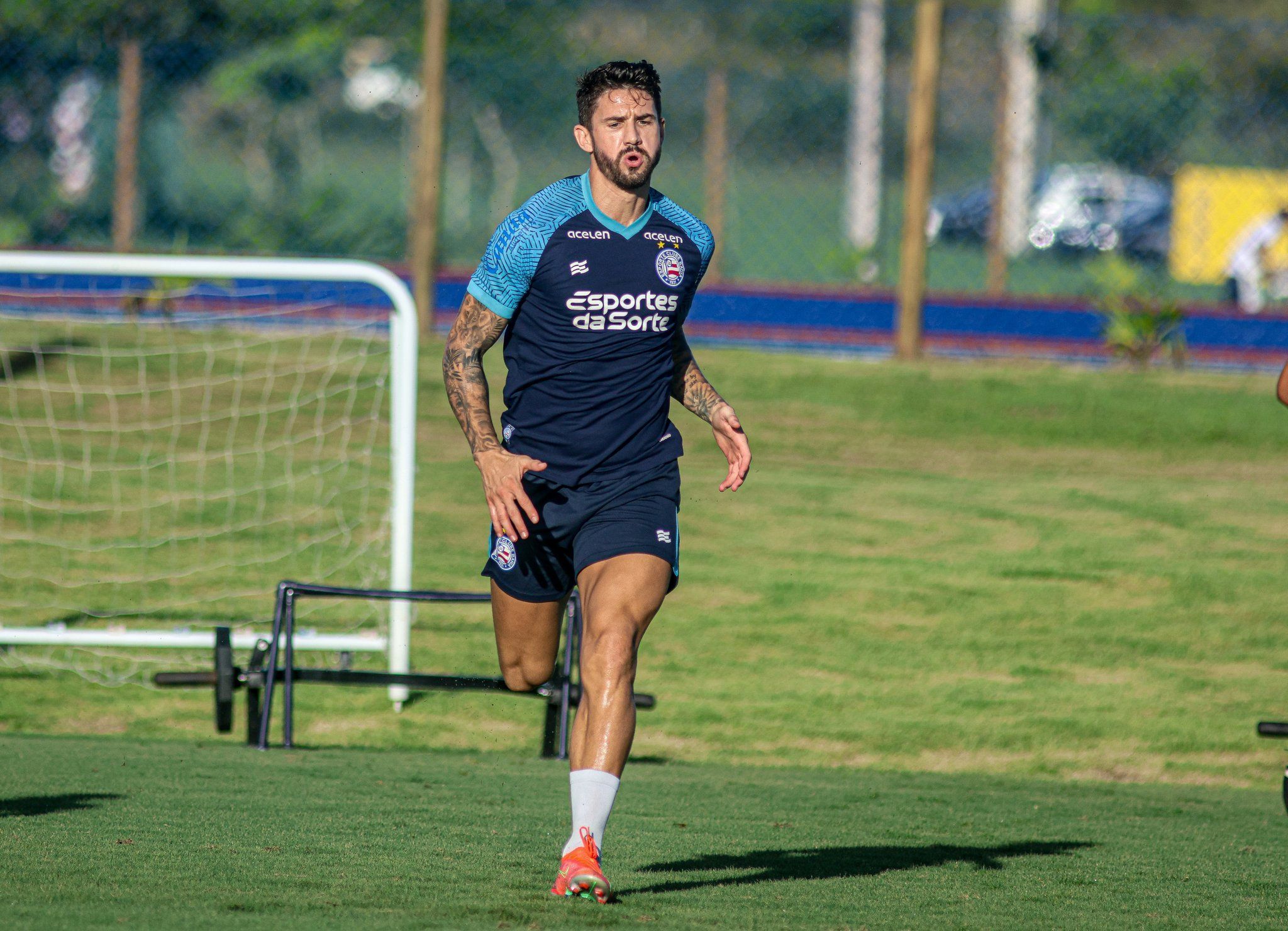 Everaldo treina e pode reforçar Bahia contra o Internacional
