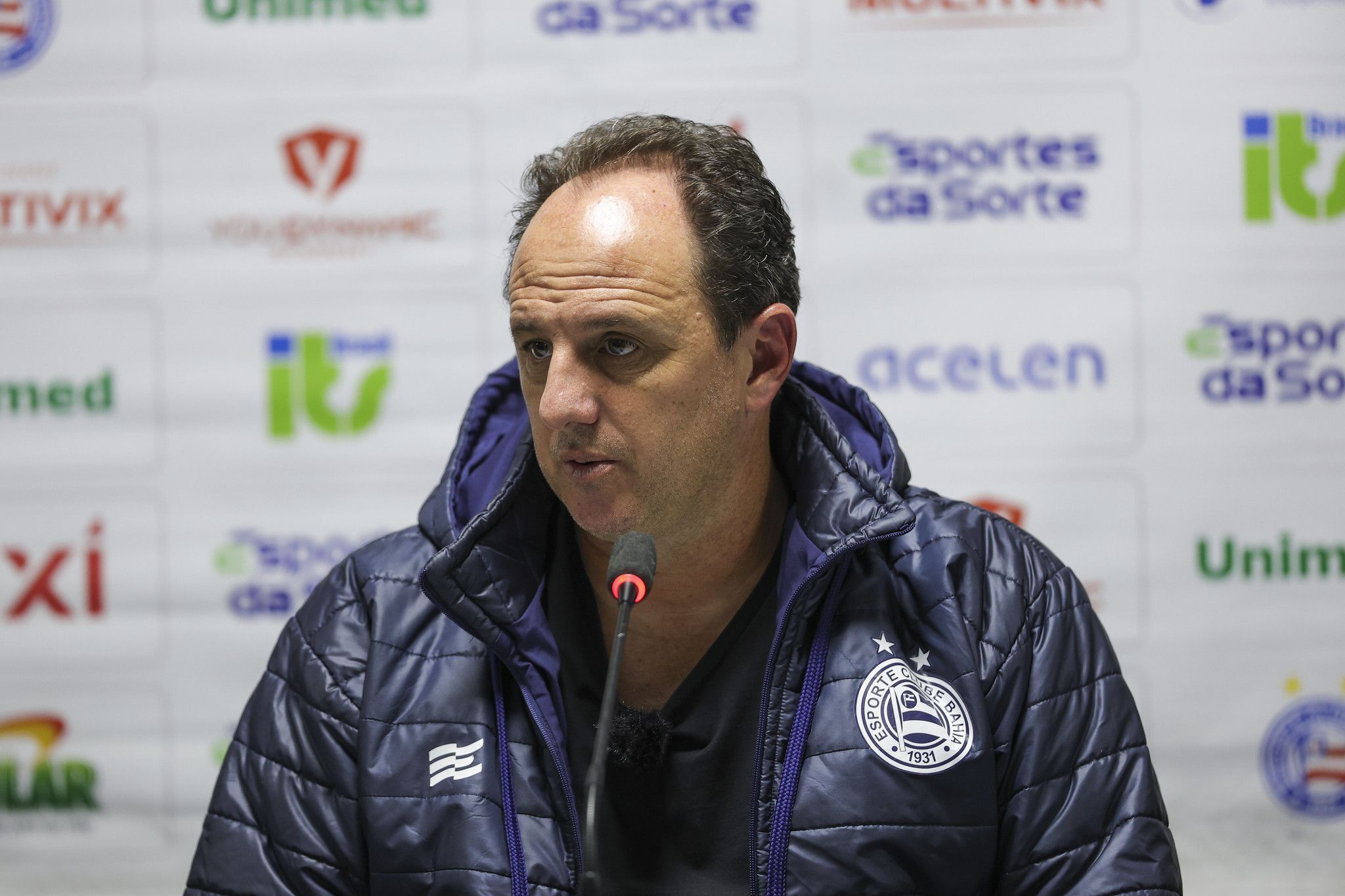 Ceni diz que Bahia mereceu vencer Athletico e rasga elogios a Jean Lucas