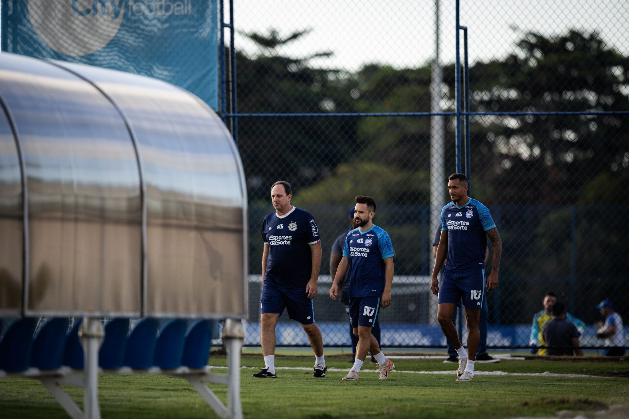 Escalação do Bahia: Ceni deve manter base do time contra o Juventude