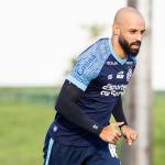 Reforços treinam com o elenco e ficam próximos de anúncio do Santos